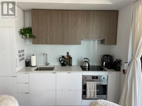 2004 - 161 Roehampton Avenue, Toronto, Ontario  M4P 1P9 - Photo 3 - C13524406