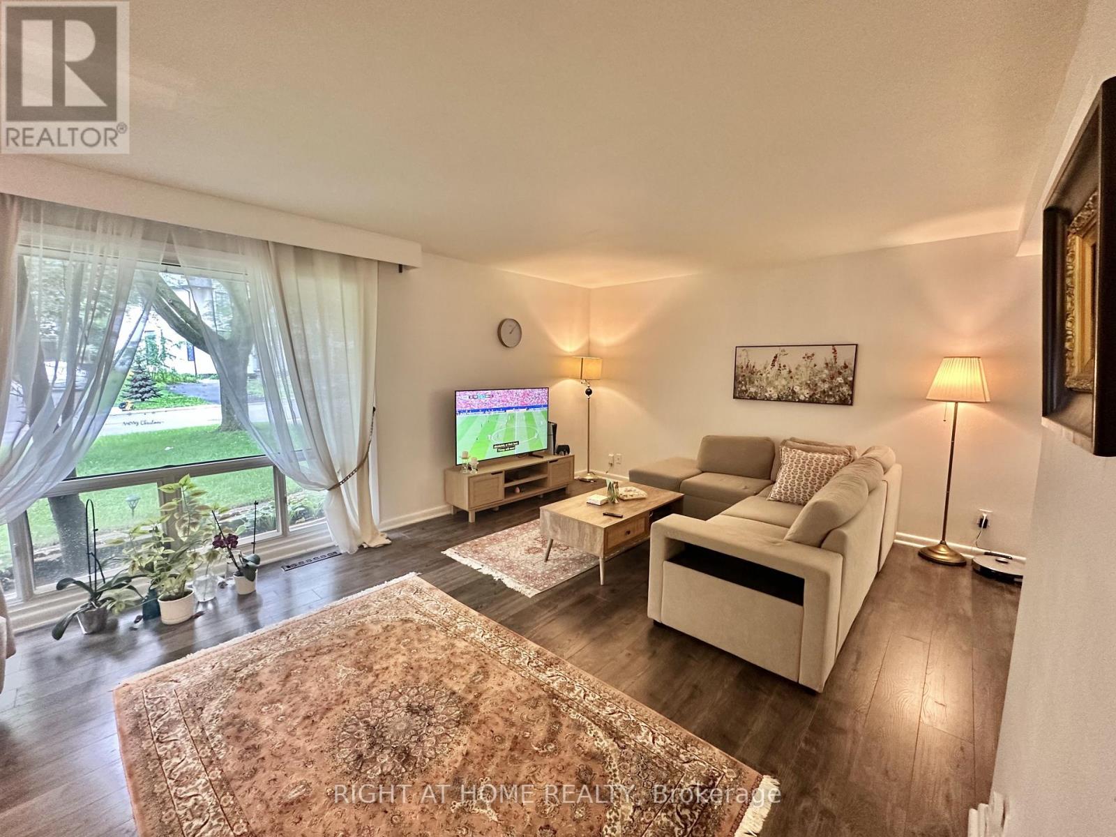 51 Talwood Drive, Toronto, Ontario  M3B 2P4 - Photo 2 - C13524422