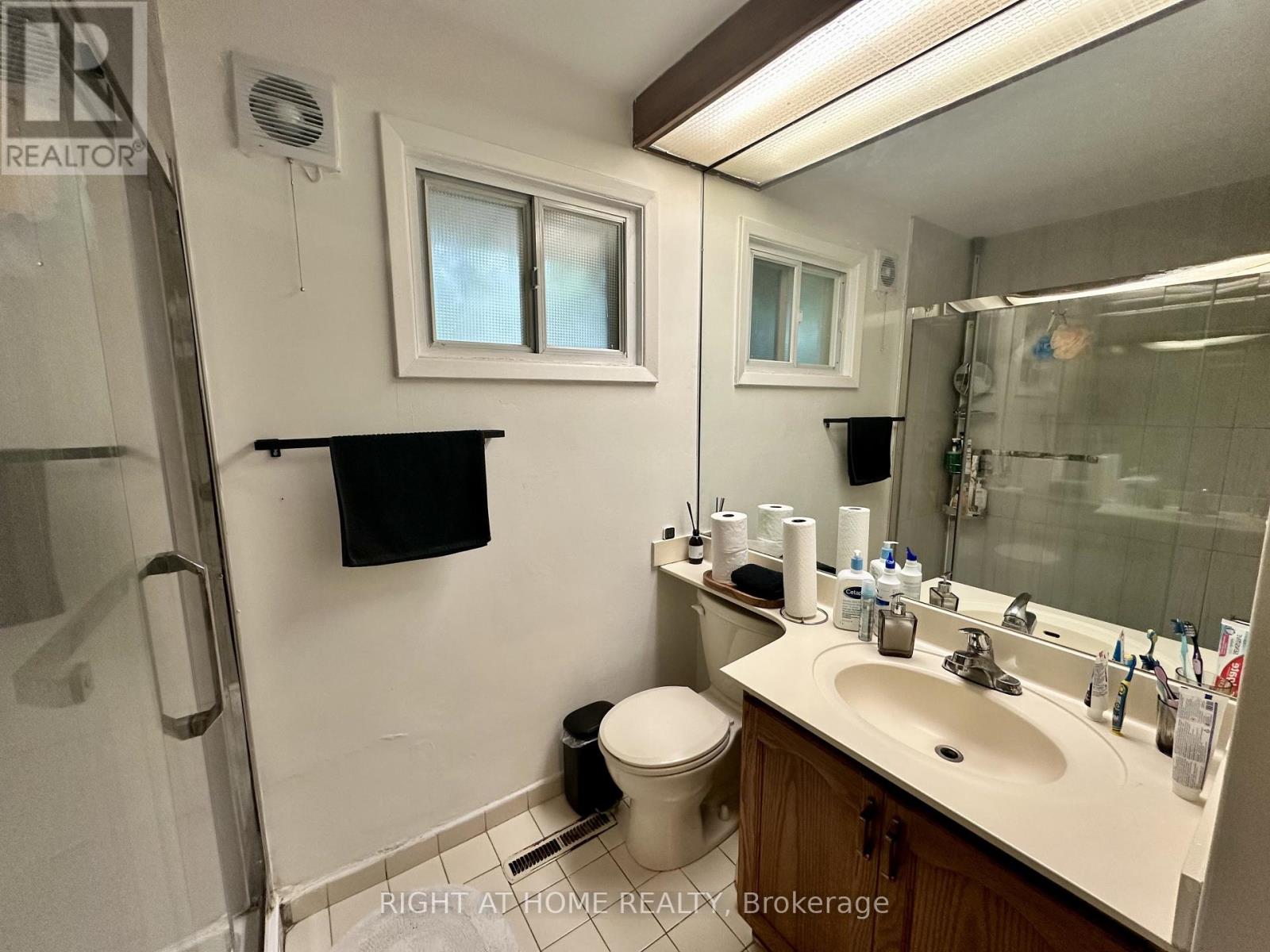 51 Talwood Drive, Toronto, Ontario  M3B 2P4 - Photo 7 - C13524422