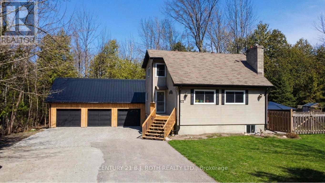 172 Albin Road, Tay, Ontario  L0K 2C0 - Photo 1 - S13524398