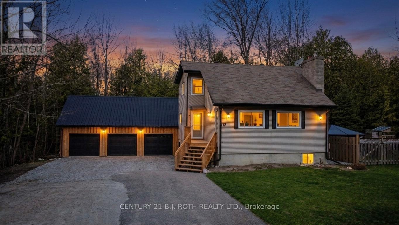 172 Albin Road, Tay, Ontario  L0K 2C0 - Photo 2 - S13524398