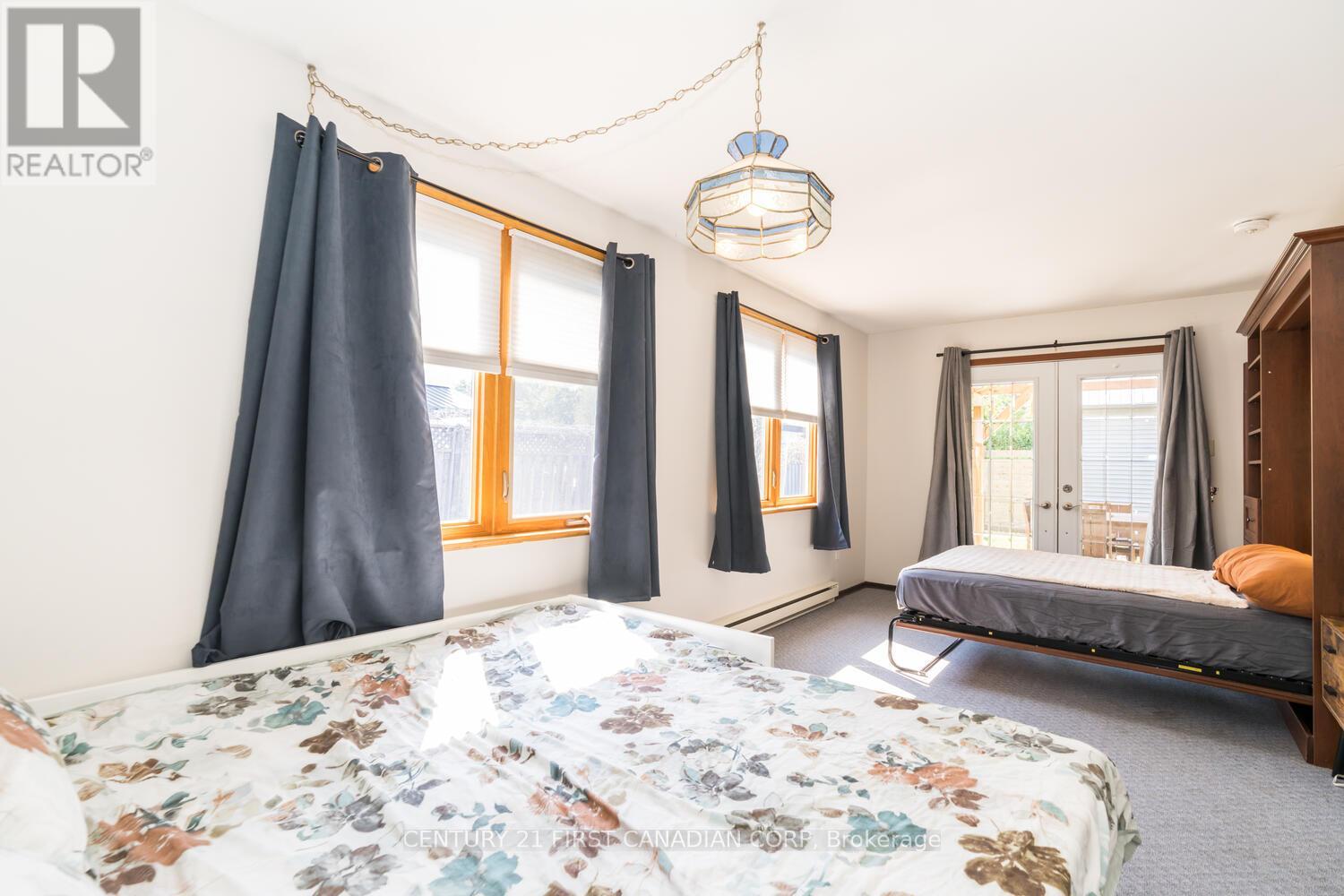 7585 Biddulph Street, Lambton Shores (Port Franks), Ontario  N0M 2L0 - Photo 10 - X13524516