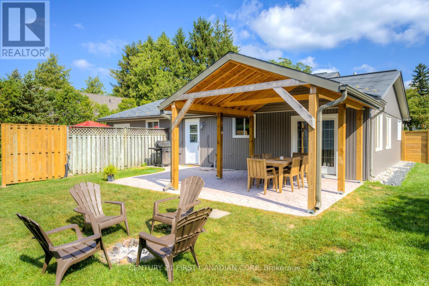 7585 Biddulph Street, Lambton Shores (Port Franks), Ontario  N0M 2L0 - Photo 13 - X13524516