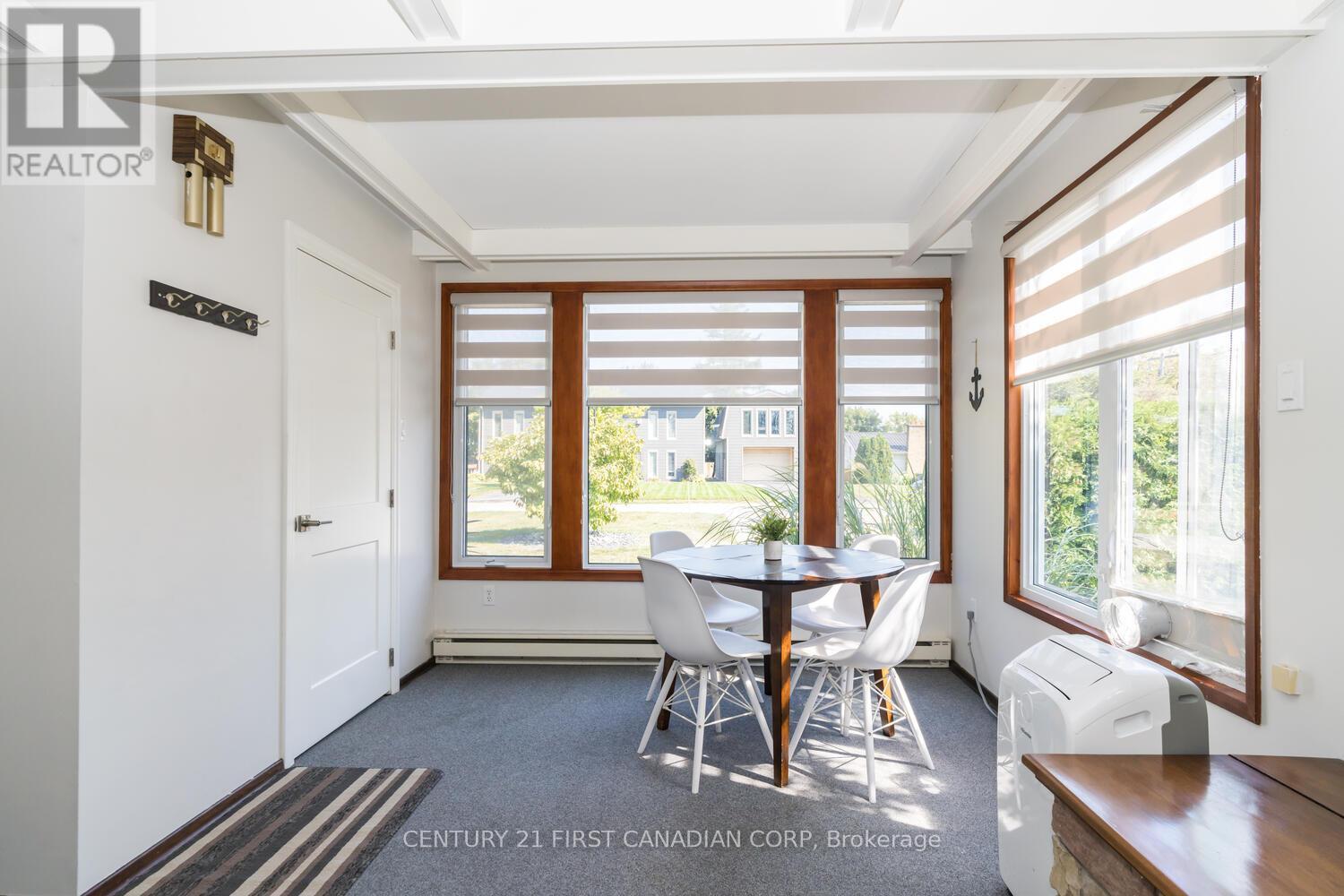 7585 Biddulph Street, Lambton Shores (Port Franks), Ontario  N0M 2L0 - Photo 4 - X13524516