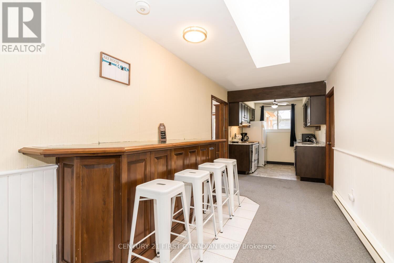 7585 Biddulph Street, Lambton Shores (Port Franks), Ontario  N0M 2L0 - Photo 5 - X13524516