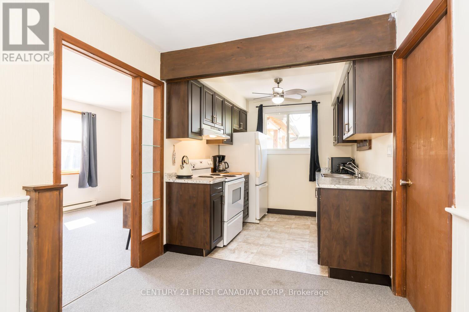 7585 Biddulph Street, Lambton Shores (Port Franks), Ontario  N0M 2L0 - Photo 6 - X13524516