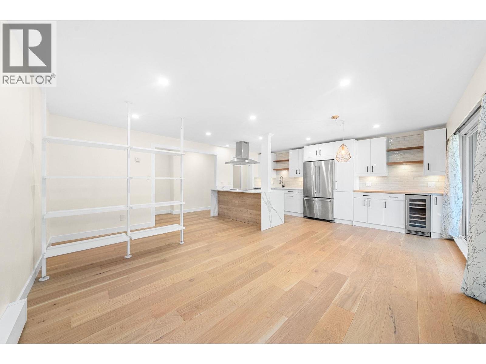 911 555 W 28th Street, North Vancouver, British Columbia  V7N 2J7 - Photo 24 - R3142367