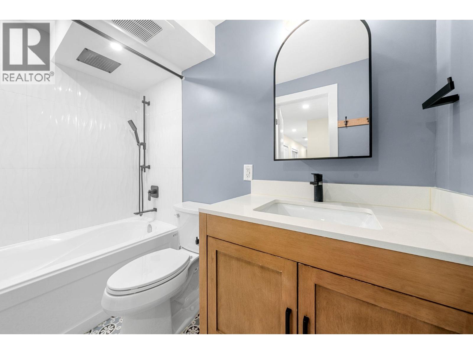 911 555 W 28th Street, North Vancouver, British Columbia  V7N 2J7 - Photo 32 - R3142367