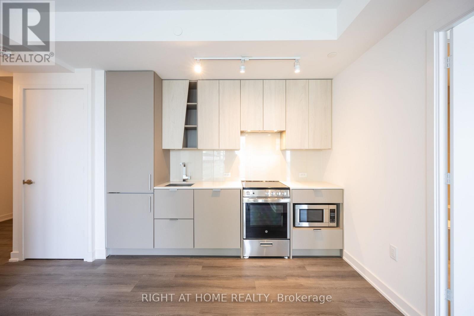 1601 - 3883 Quartz Road, Mississauga, Ontario  L5B 0M4 - Photo 6 - W13524482