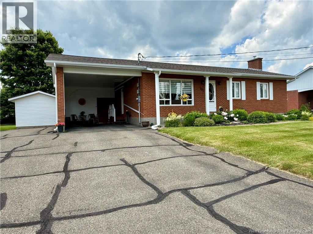 101 Lafrance Street, Grand-Sault/grand Falls, New Brunswick  E3Z 1B1 - Photo 2 - NB135202