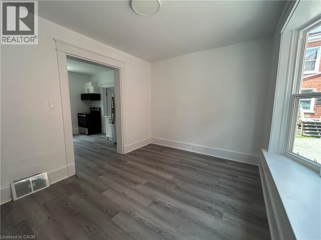 14 Brubacher Street, Kitchener, Ontario  N2H 2V9 - Photo 10 - 40844414