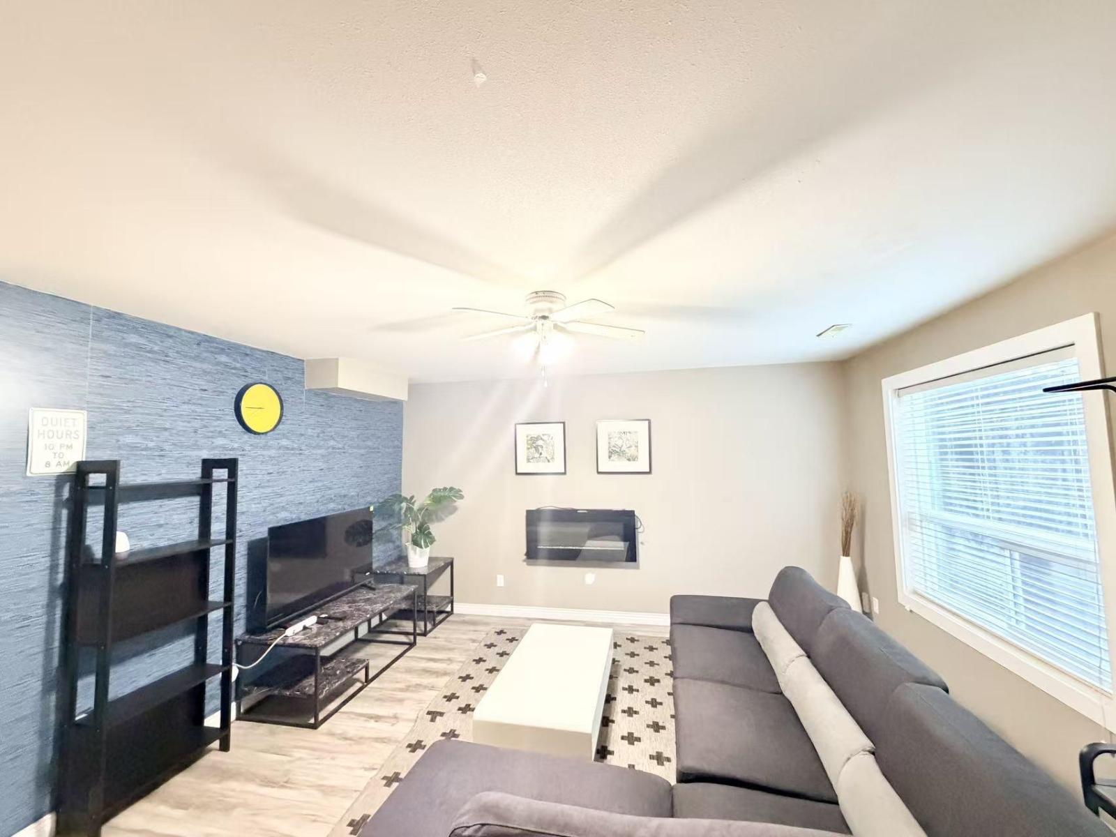 Semi-Basement 159xx 89A AVENUE