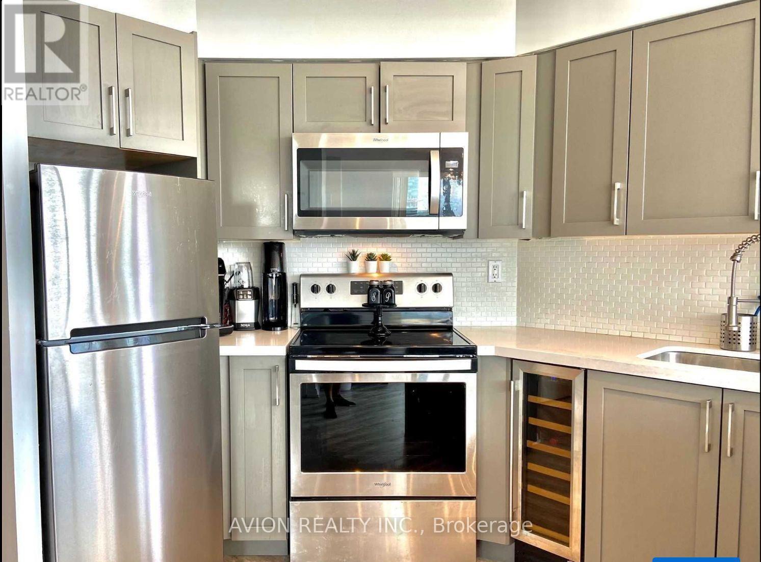 1526 - 230 Queens Quay, Toronto, Ontario  M5J 2Y7 - Photo 2 - C13524538