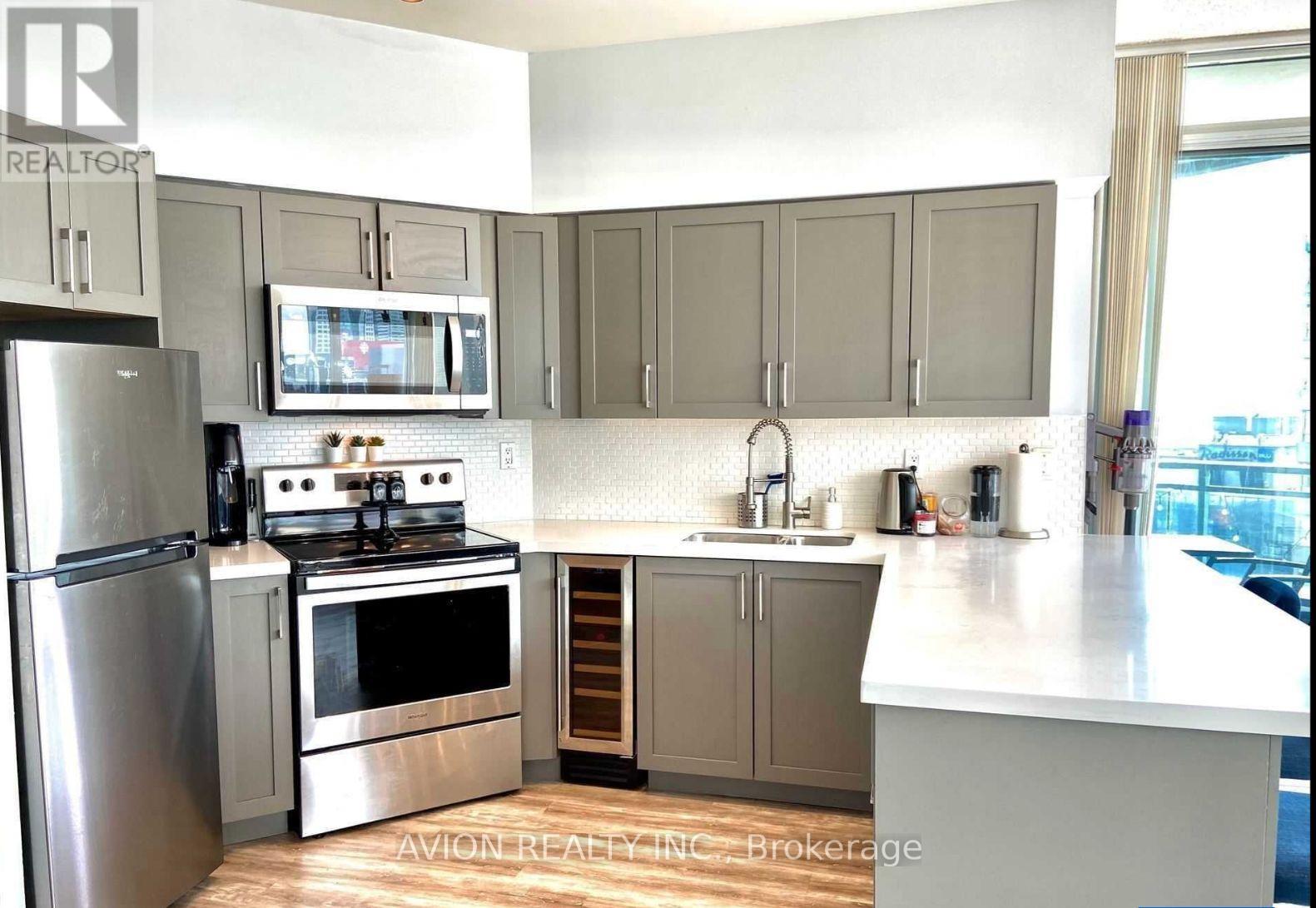 1526 - 230 QUEENS QUAY, Toronto, Ontario