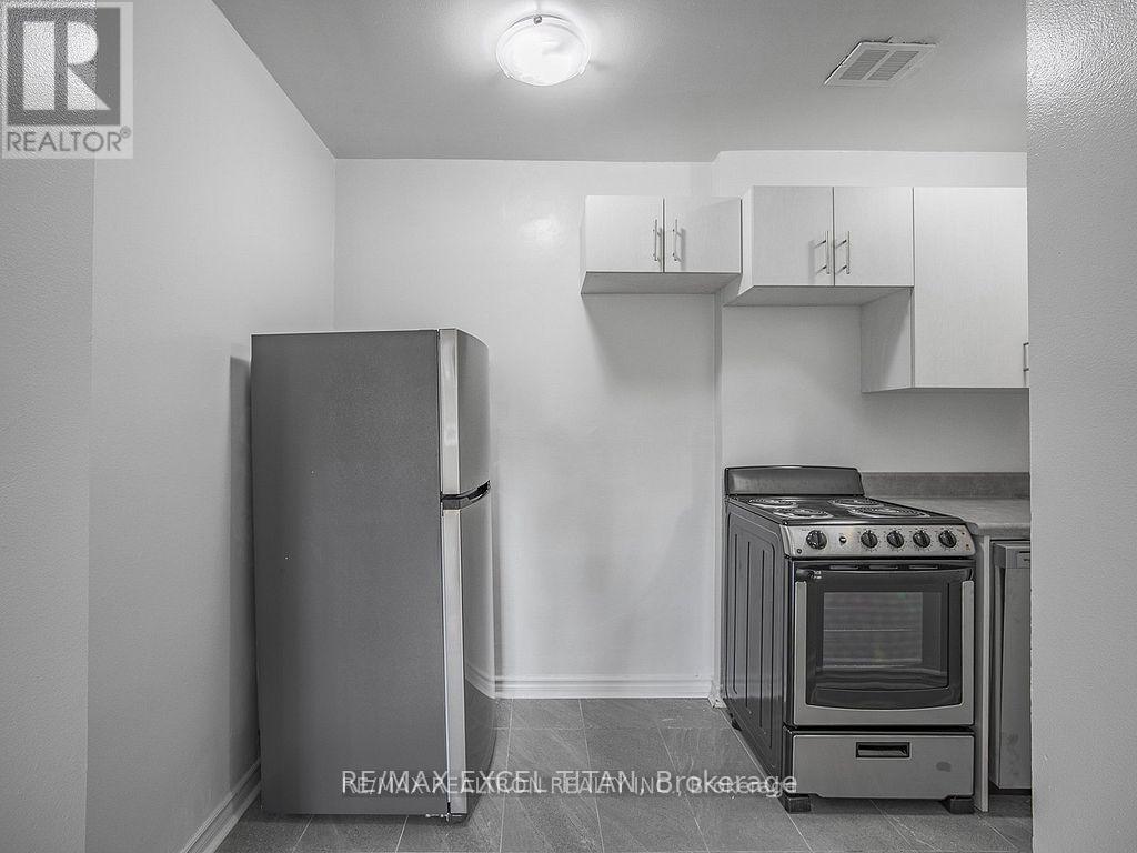 301 - 165 Cosburn Avenue, Toronto, Ontario M4J 2L3 - Photo 6 - E13524658