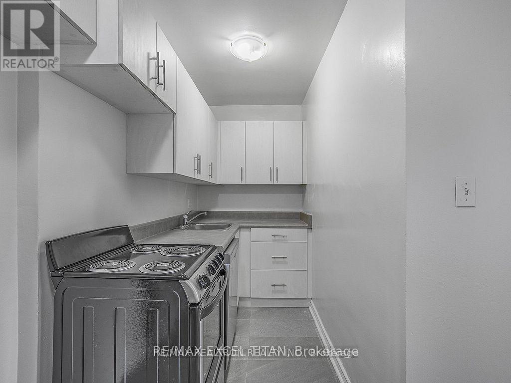 301 - 165 Cosburn Avenue, Toronto, Ontario M4J 2L3 - Photo 8 - E13524658