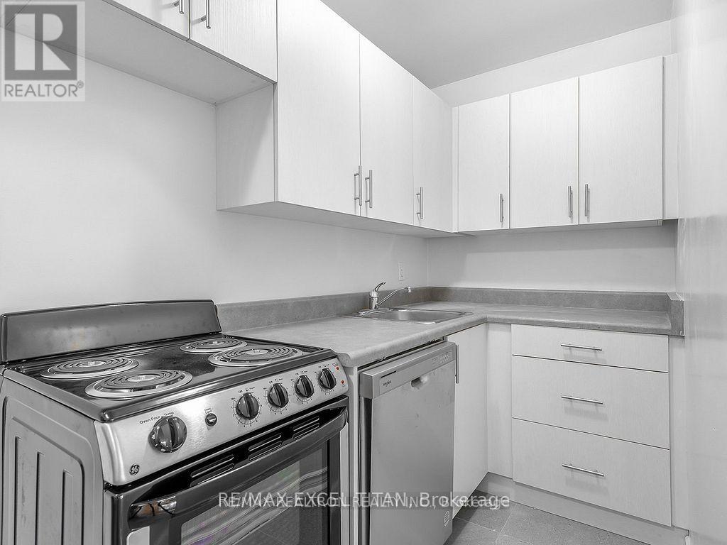 301 - 165 Cosburn Avenue, Toronto, Ontario M4J 2L3 - Photo 7 - E13524658