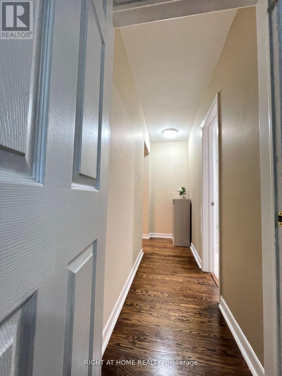 Back Unit - 107 Sherwood Forest Drive, Markham, Ontario L3P 1P9 - Photo 13 - N13524582