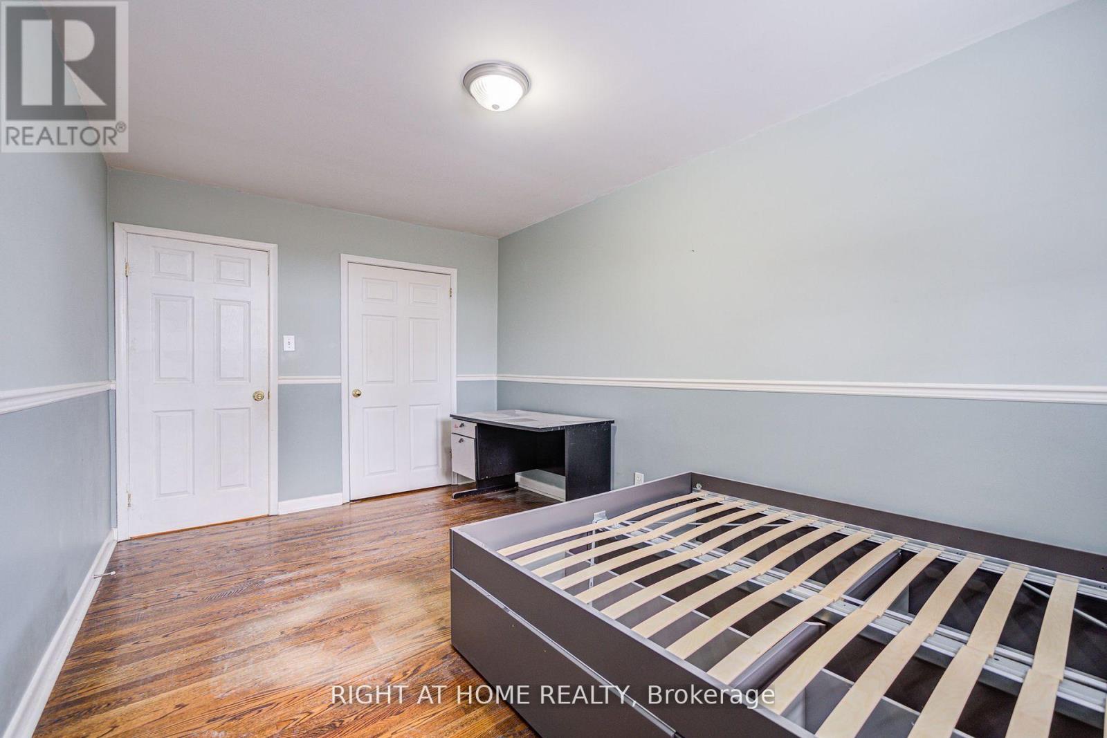 Back Unit - 107 Sherwood Forest Drive, Markham, Ontario L3P 1P9 - Photo 5 - N13524582