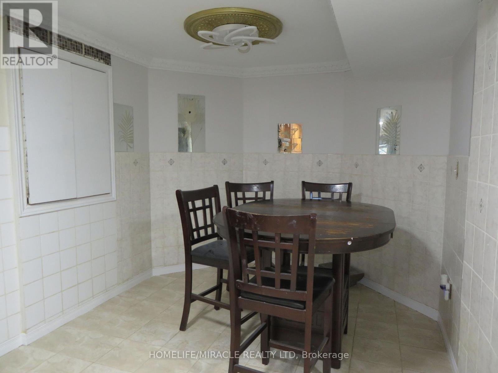 10 Pine Bough Manor, Richmond Hill, Ontario L4S 1A4 - Photo 11 - N13524598