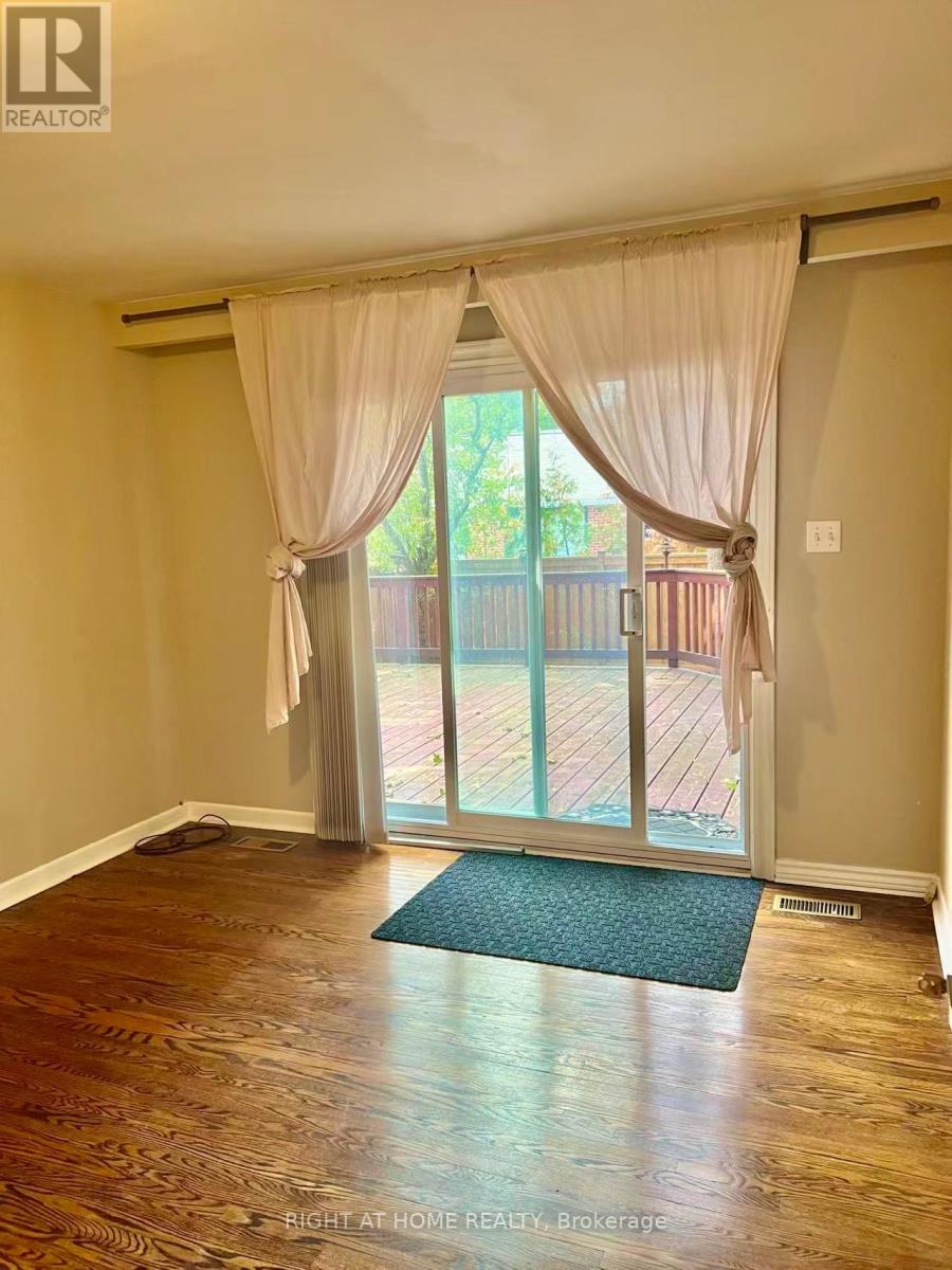 Back Unit - 107 Sherwood Forest Drive, Markham, Ontario L3P 1P9 - Photo 6 - N13524582