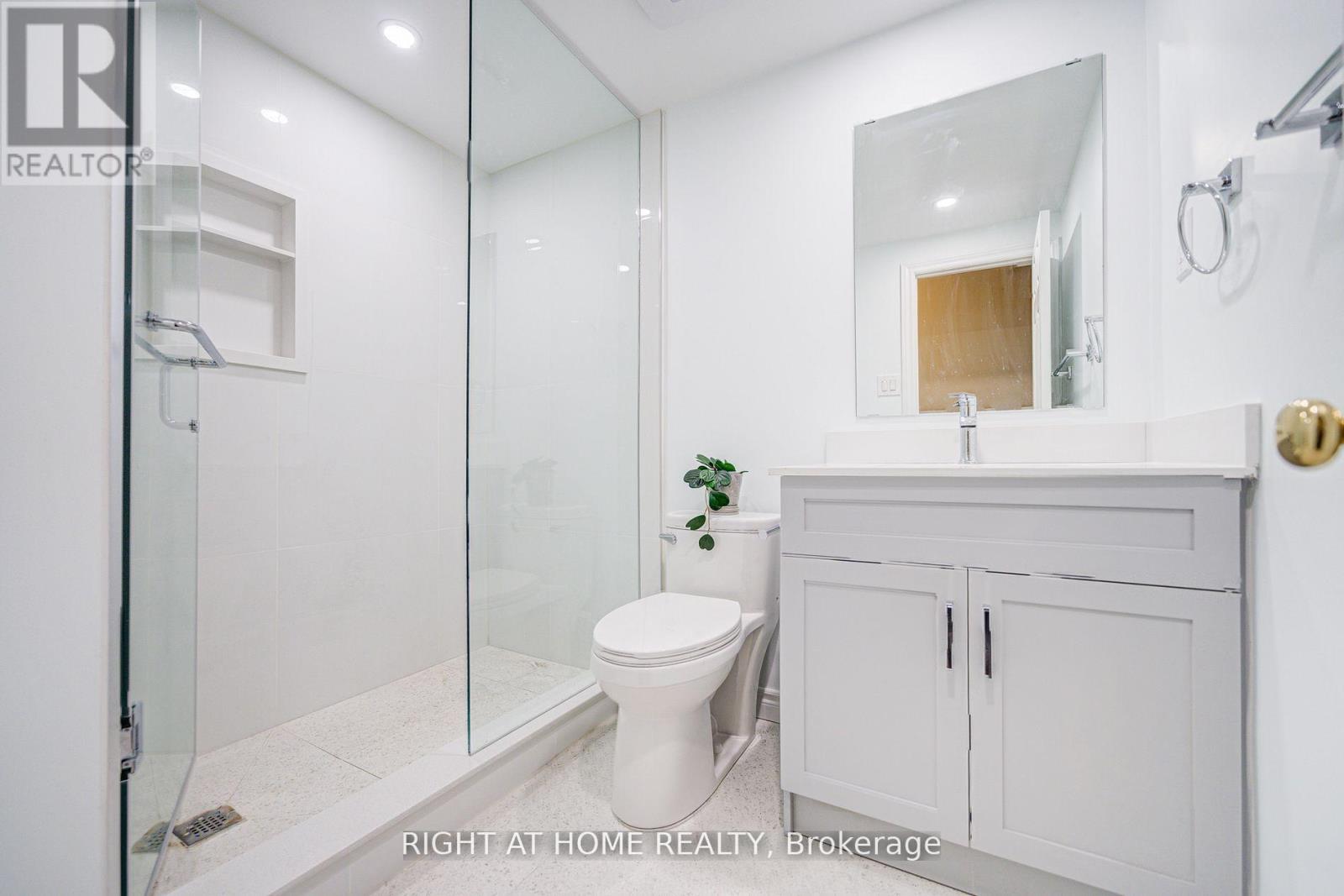 Back Unit - 107 Sherwood Forest Drive, Markham, Ontario L3P 1P9 - Photo 12 - N13524582