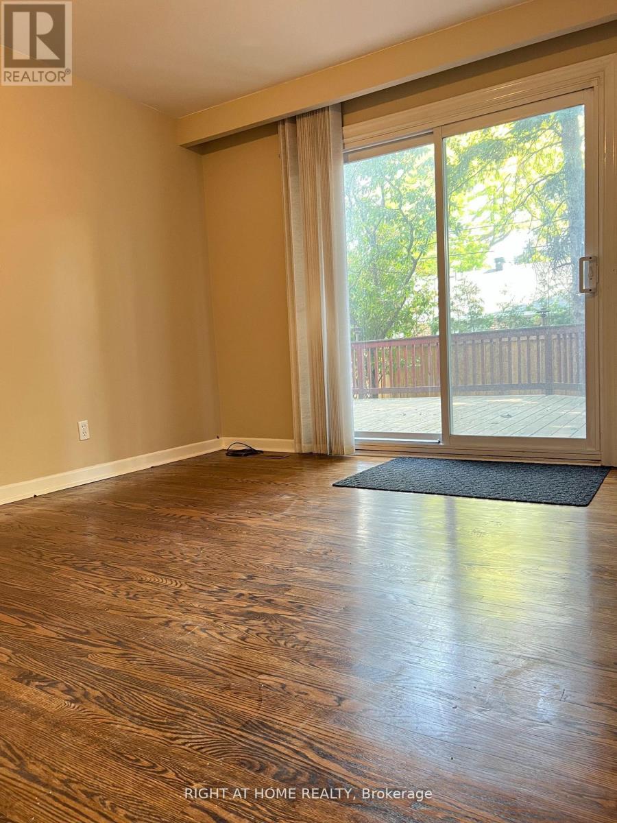 Back Unit - 107 Sherwood Forest Drive, Markham, Ontario L3P 1P9 - Photo 7 - N13524582