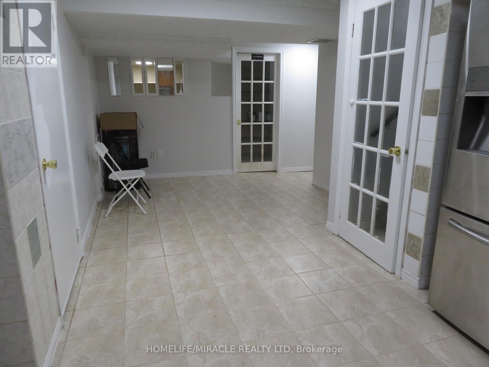 10 Pine Bough Manor, Richmond Hill, Ontario L4S 1A4 - Photo 8 - N13524598
