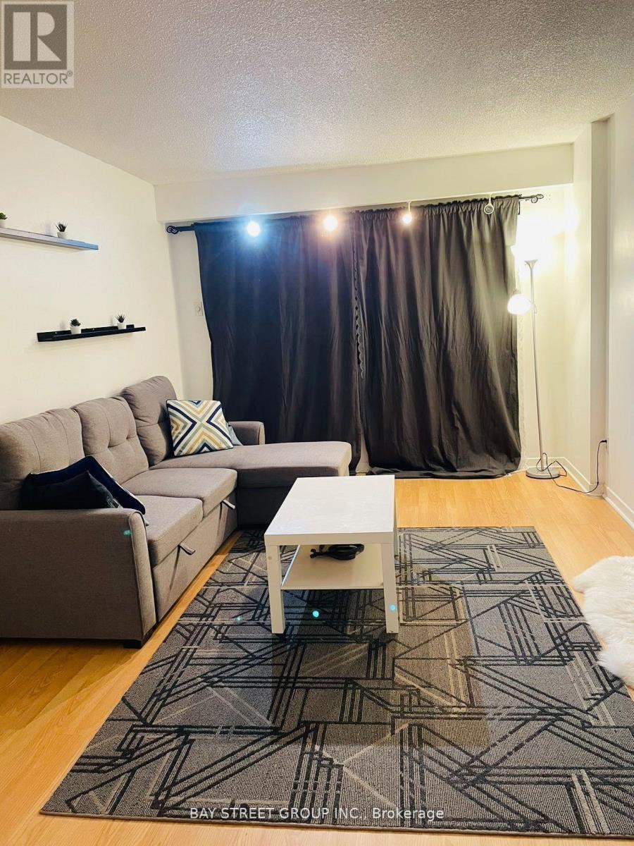 64 - 3025 Cedarglen Gate, Mississauga, Ontario L5C 2V7 - Photo 9 - W13524638