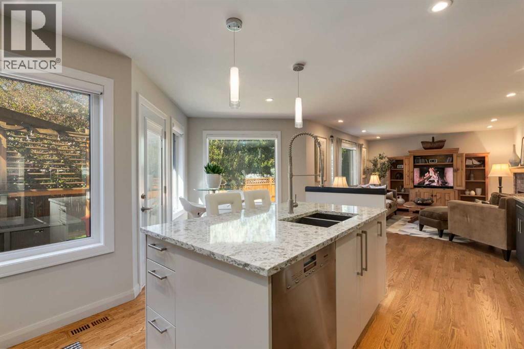 37 Douglasview Circle Se, Calgary, Alberta  T2Z 2P4 - Photo 3 - A2321277