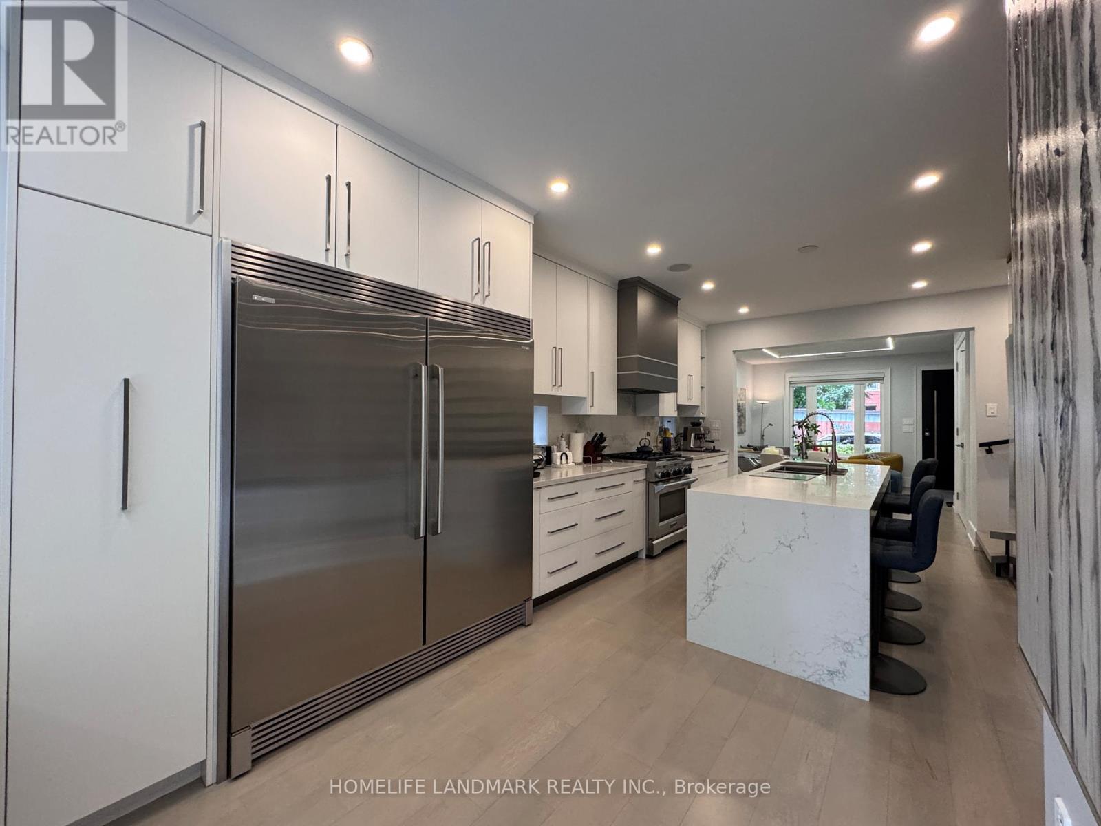 17 Hocken Avenue, Toronto, Ontario M6G 2K1 - Photo 2 - C13524676