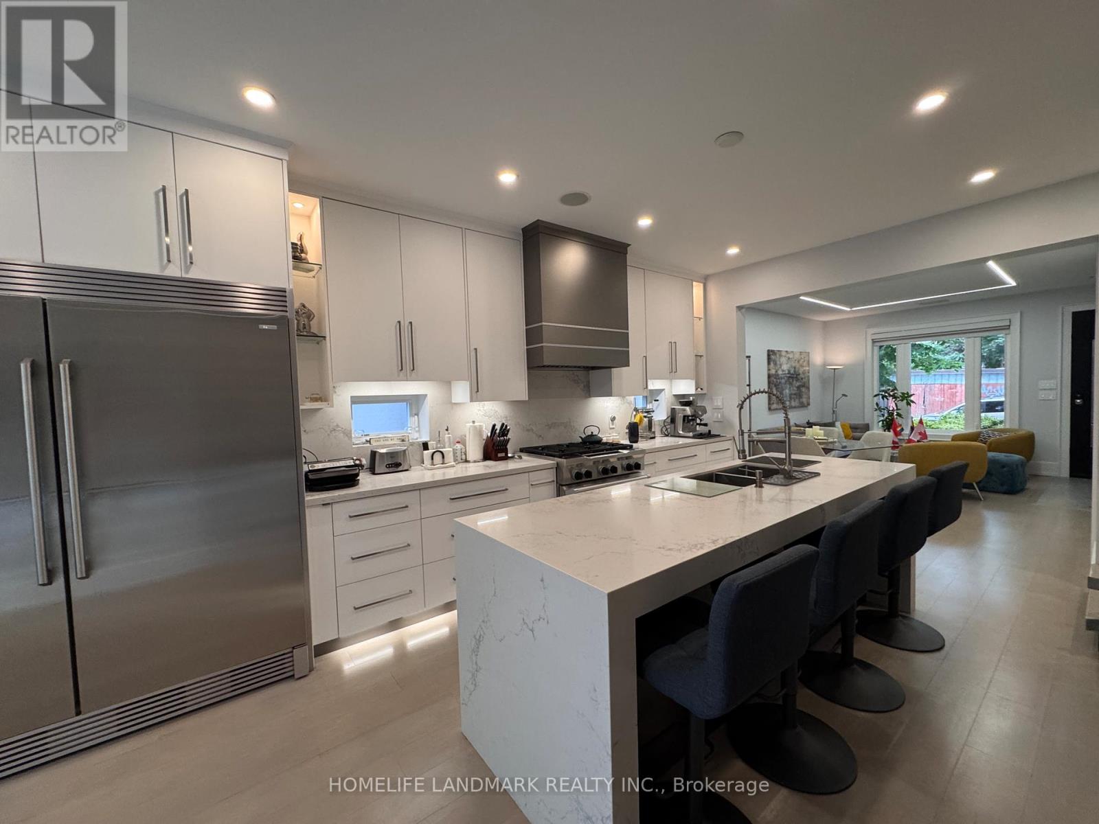 17 Hocken Avenue, Toronto, Ontario M6G 2K1 - Photo 3 - C13524676