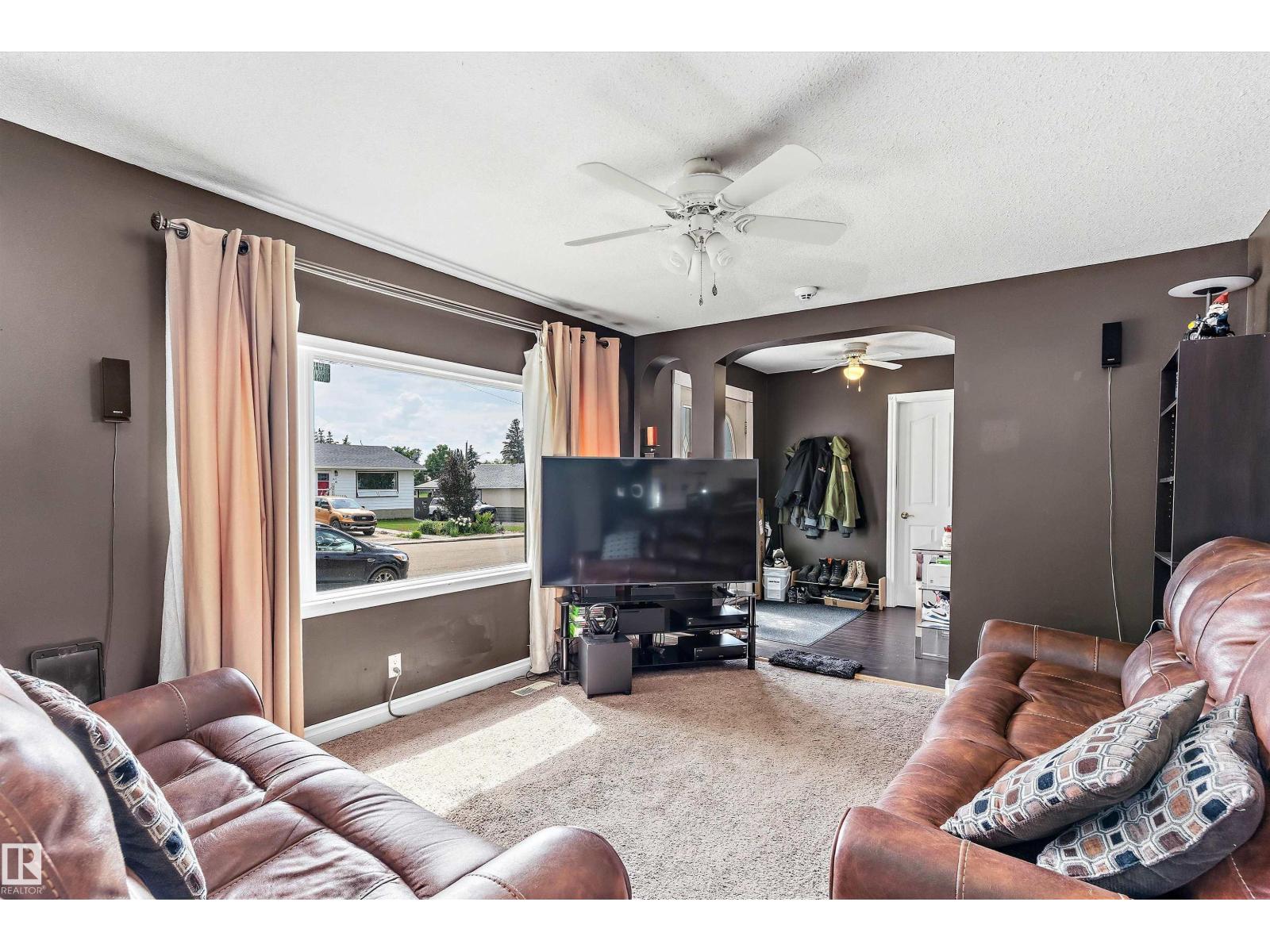 5024 55 Av, Tofield, Alberta  T0B 4J0 - Photo 4 - E4497227