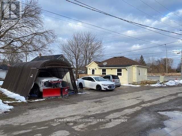 262 THE QUEENSWAY ROAD S, Georgina, Ontario