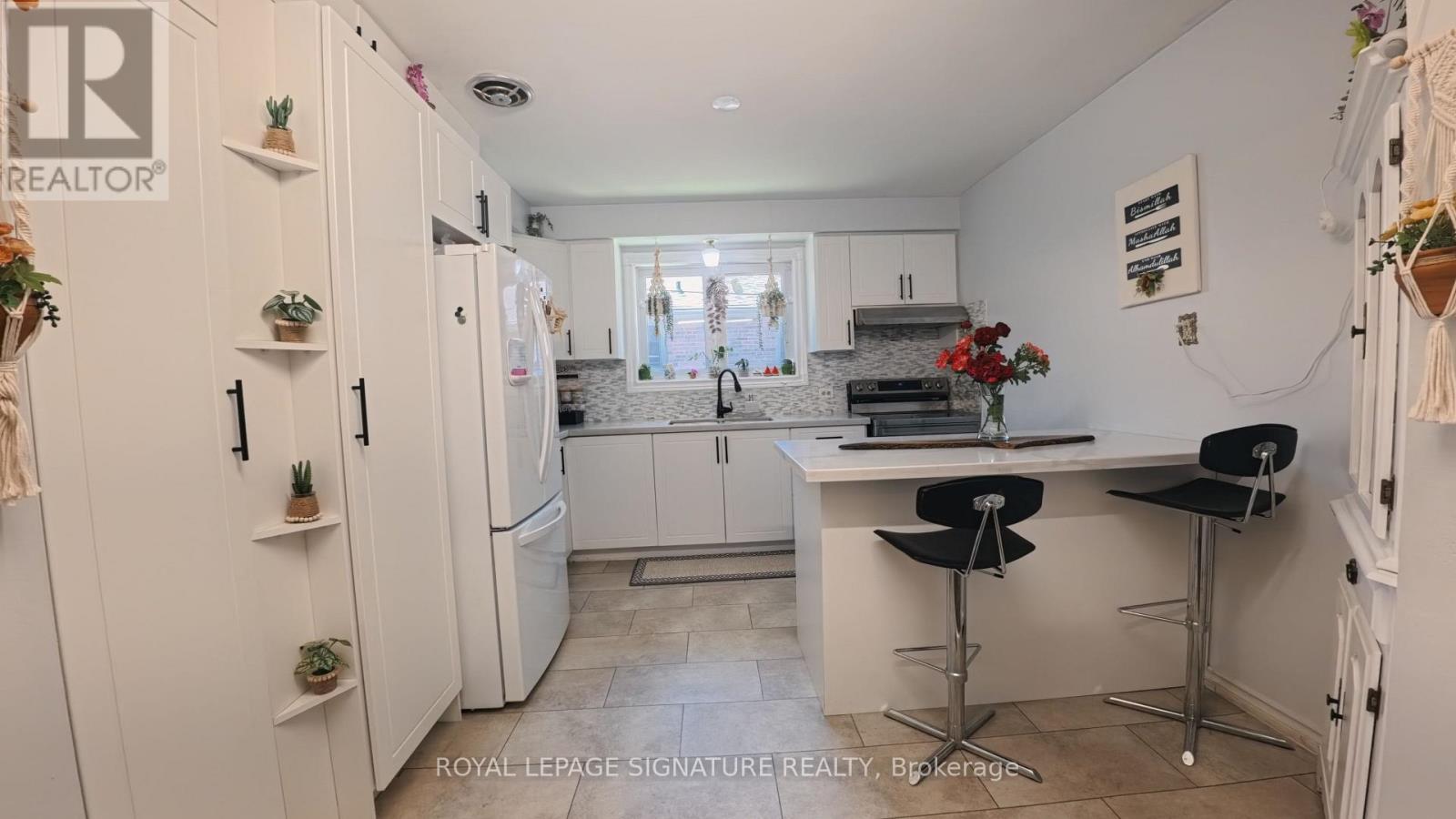 Upper - 3471 The Credit Woodlands Drive, Mississauga, Ontario  L5C 2K5 - Photo 8 - W13523274