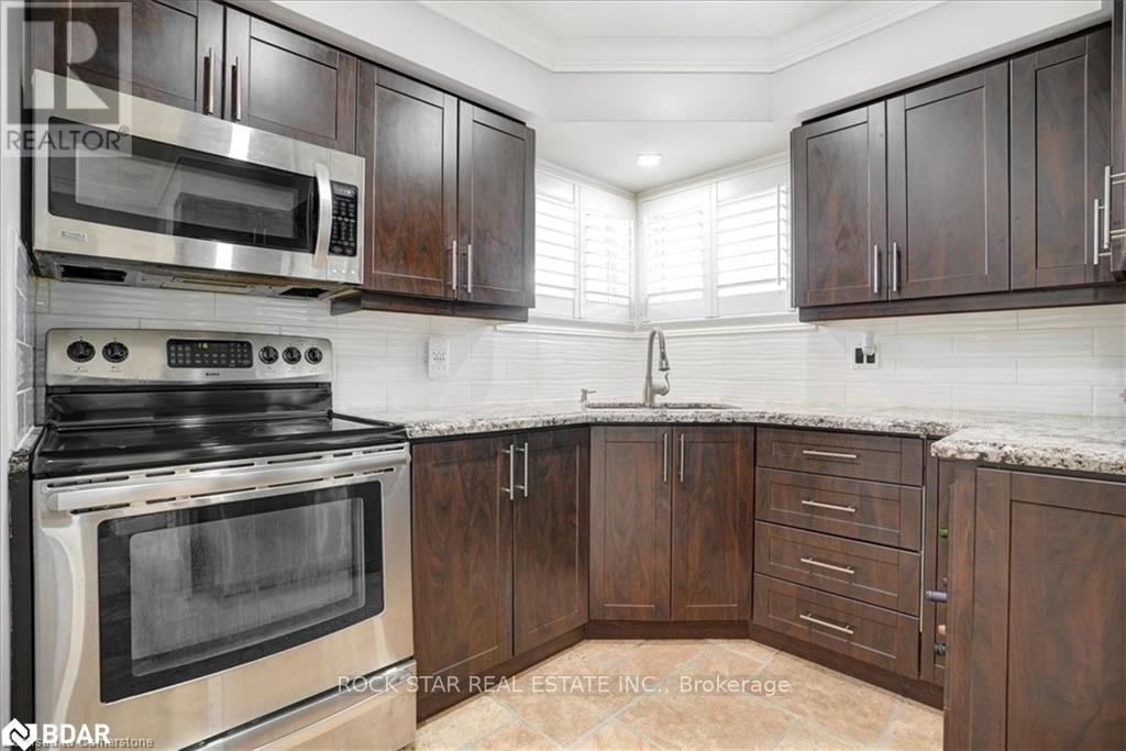 Main - 112 Sunrise Drive, Hamilton, Ontario  L8K 4C3 - Photo 4 - X13524742