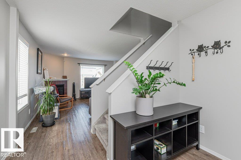 1816 36 Av NW, Edmonton, Alberta  T6T 1S8 - Photo 3 - E4497233