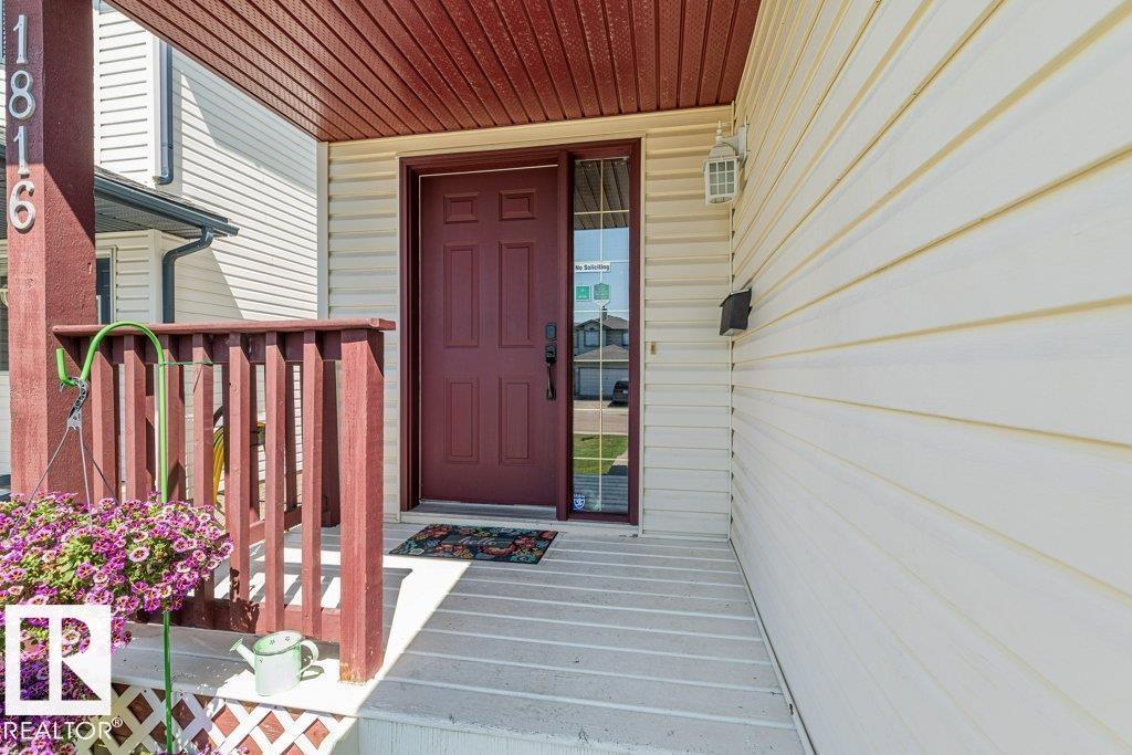 1816 36 Av NW, Edmonton, Alberta  T6T 1S8 - Photo 2 - E4497233