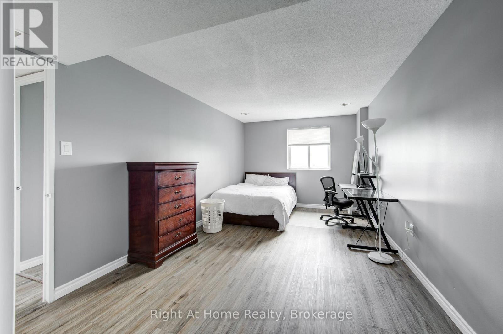 1104 - 30 Chapman Court, London North, Ontario  N6G 4Y4 - Photo 18 - X13524774