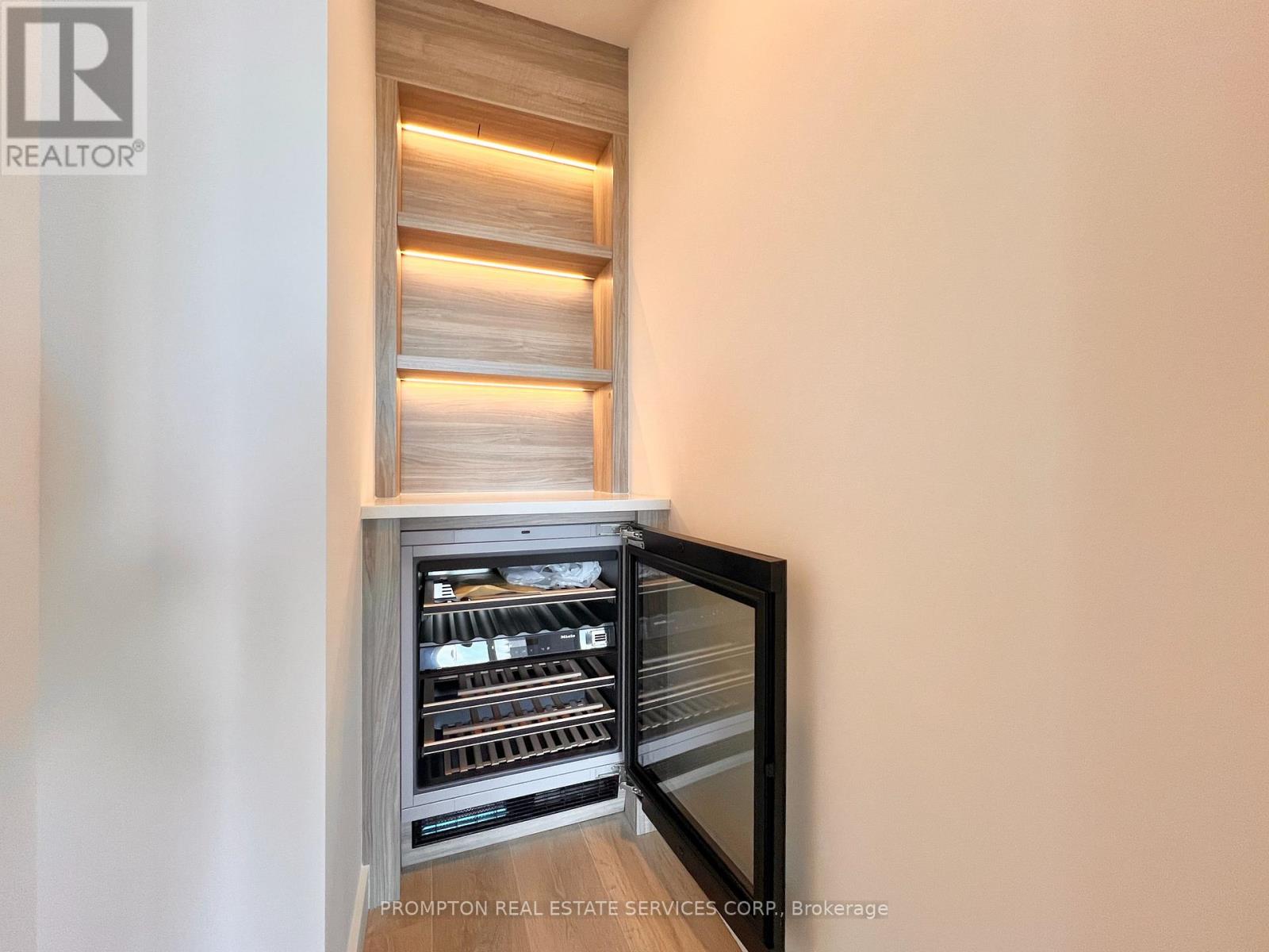 2016 - 68 Esther Shiner Boulevard, Toronto, Ontario  M2K 0J6 - Photo 4 - C13524772