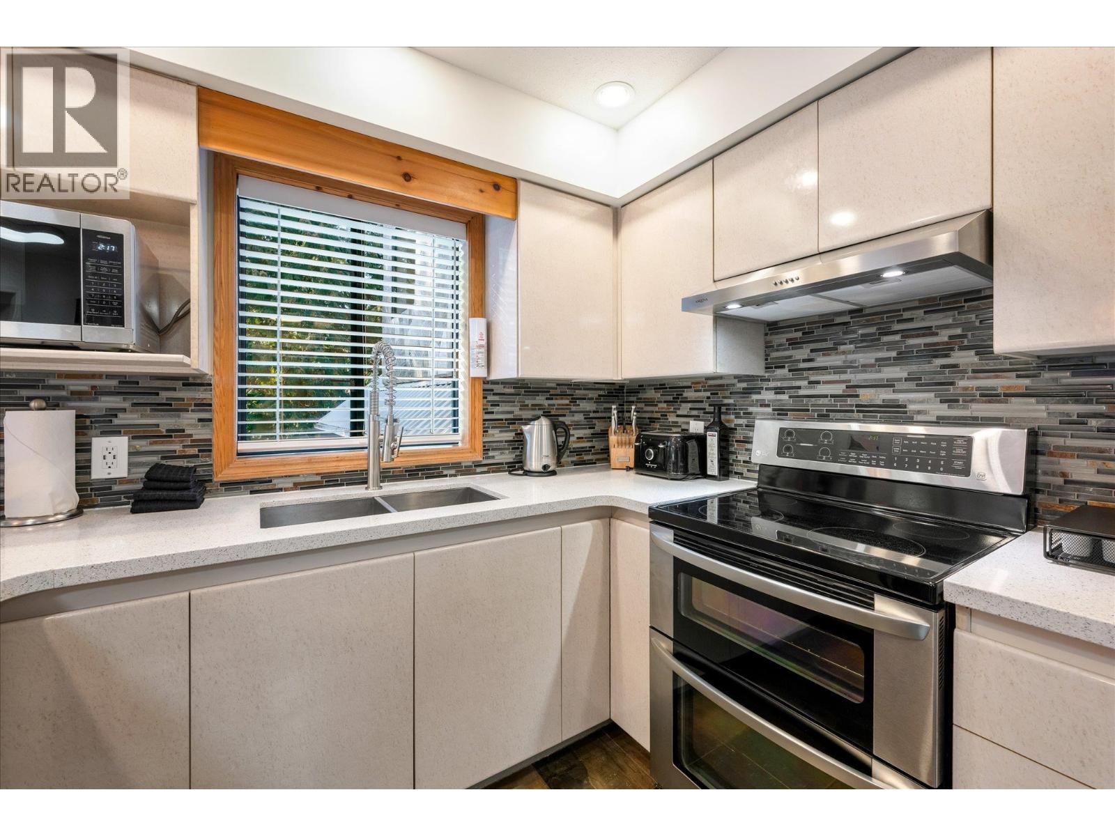 204 4821 Spearhead Drive, Whistler, British Columbia  V8E 1E8 - Photo 8 - R3092686