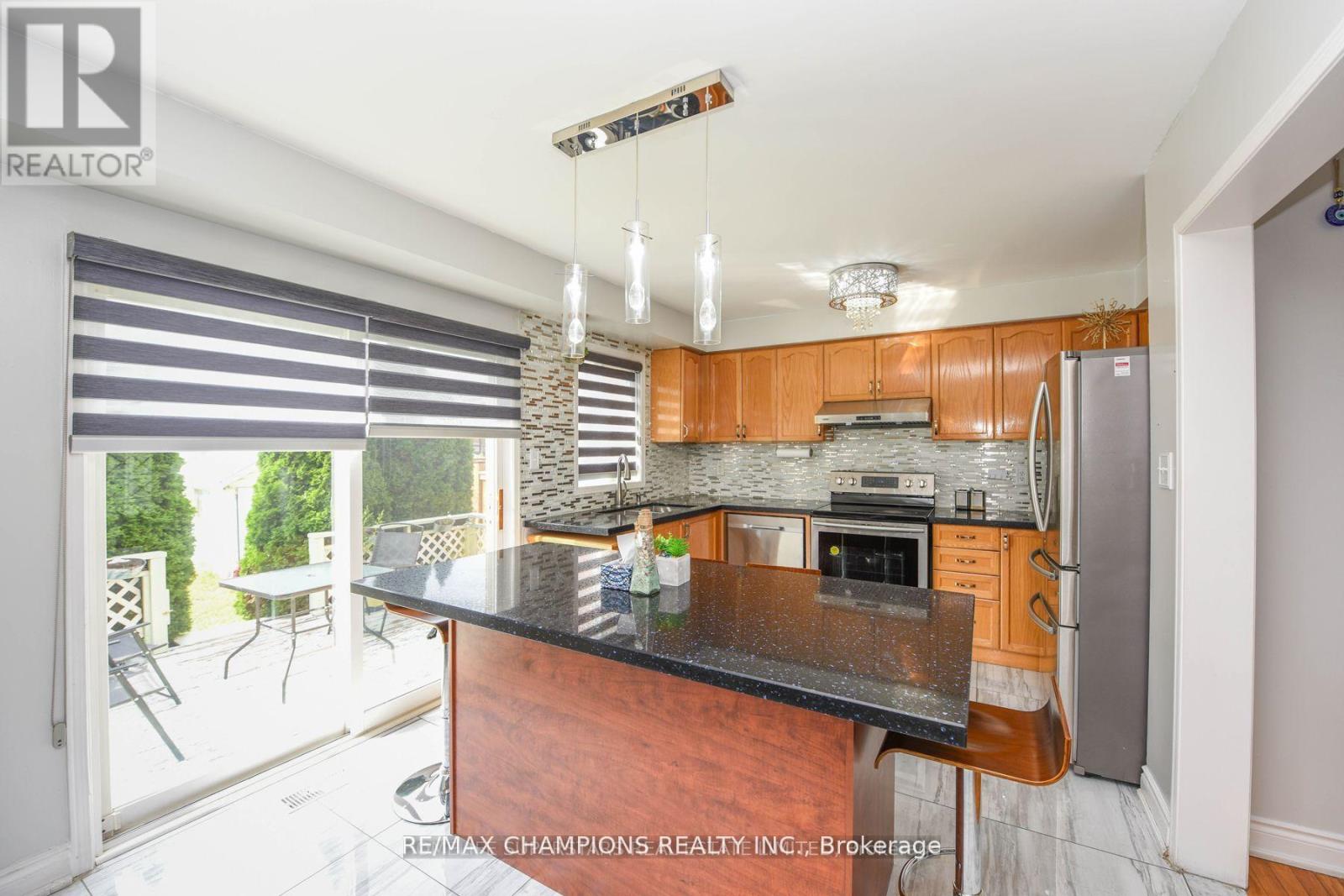 30 Feather Reed Way, Brampton, Ontario L6R 3A3 - Photo 12 - W13524766
