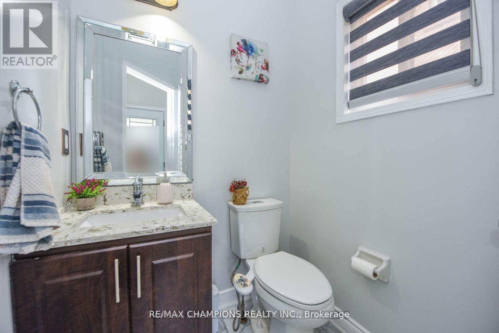 30 Feather Reed Way, Brampton, Ontario L6R 3A3 - Photo 4 - W13524766