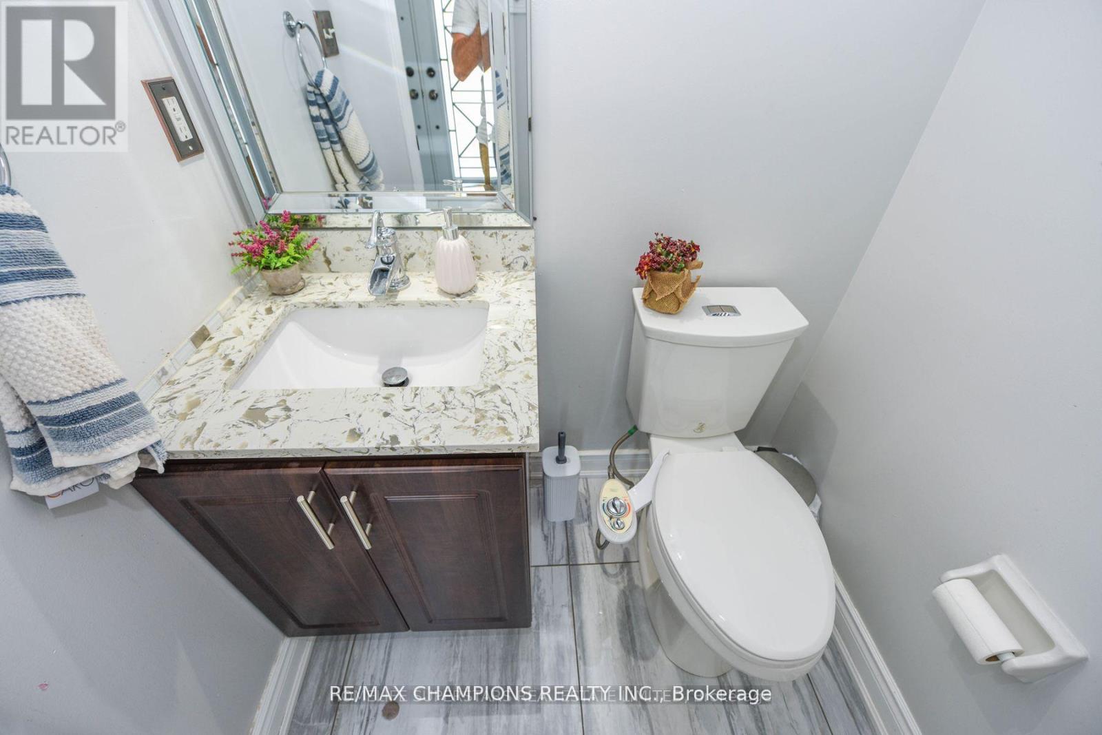 30 Feather Reed Way, Brampton, Ontario L6R 3A3 - Photo 5 - W13524766