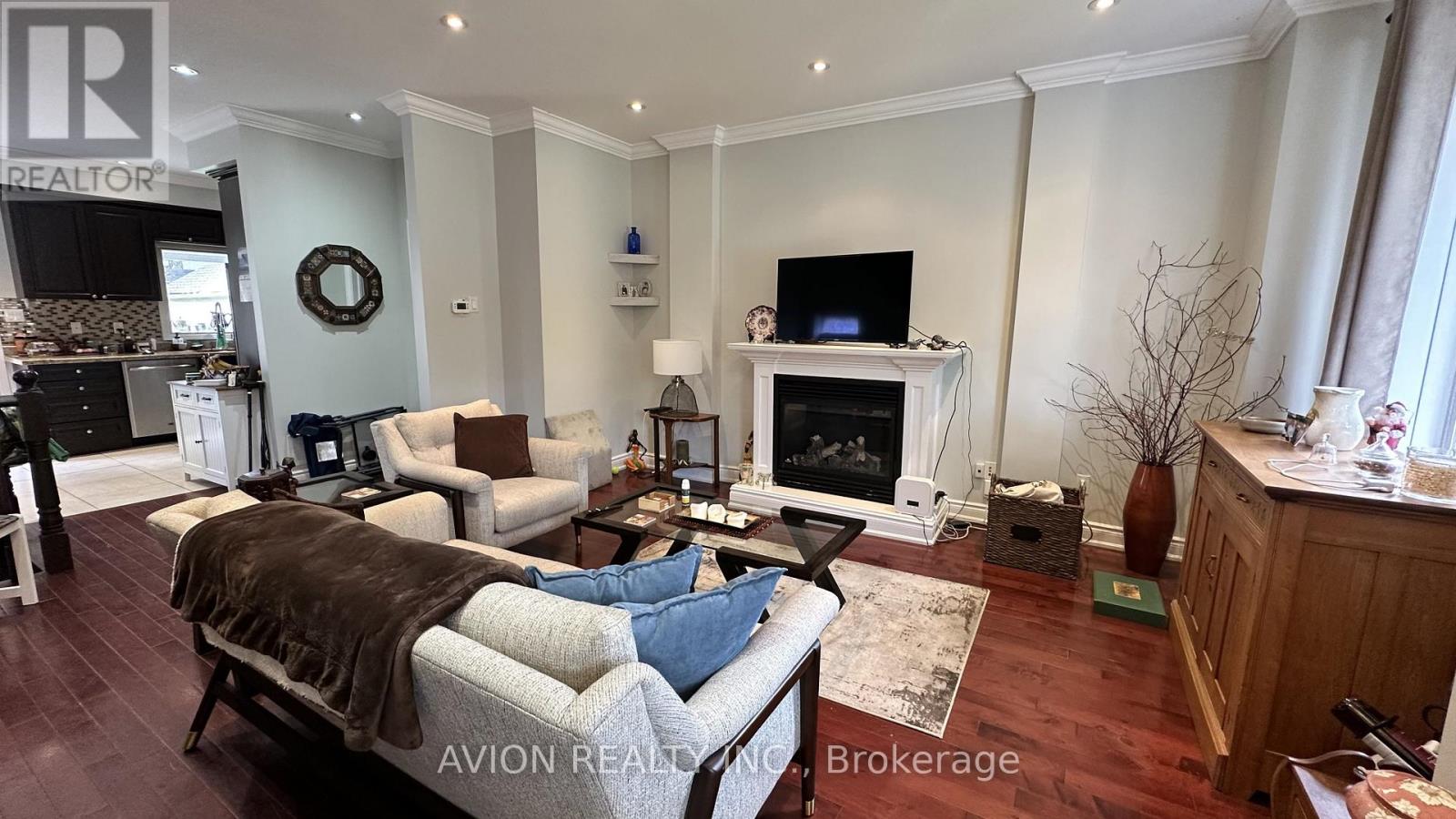 294 Warden Avenue, Toronto, Ontario M1N 3A4 - Photo 5 - E13524796