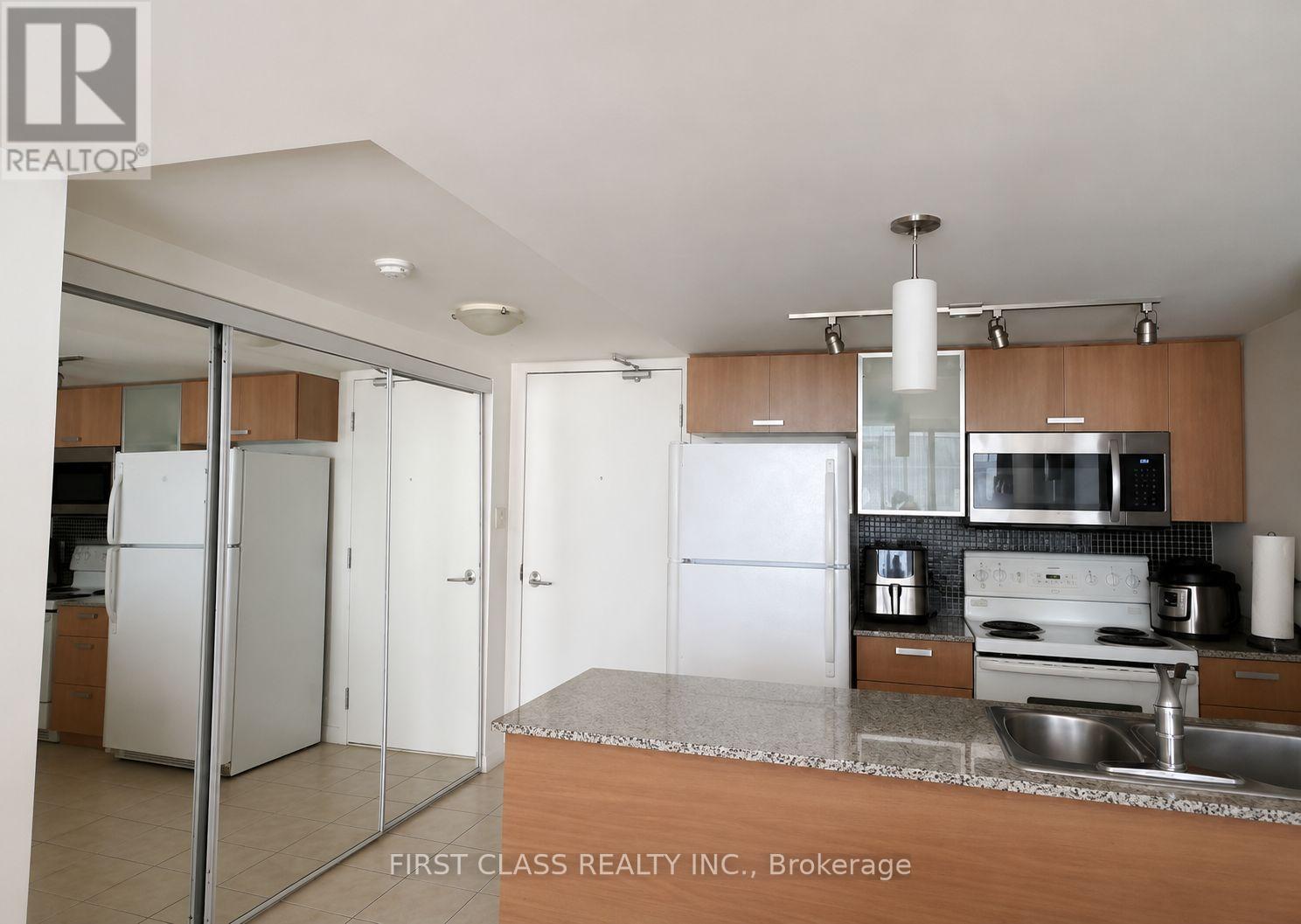 509 - 37 Grosvenor Street, Toronto, Ontario  M4Y 3G5 - Photo 4 - C13524810