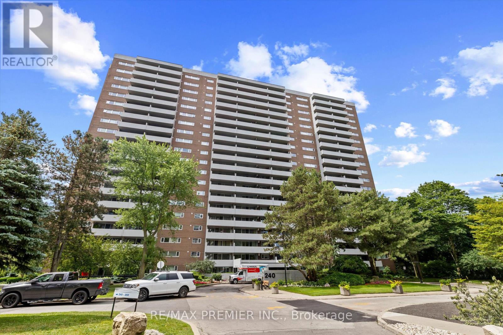 711 - 240 SCARLETT ROAD, Toronto, Ontario