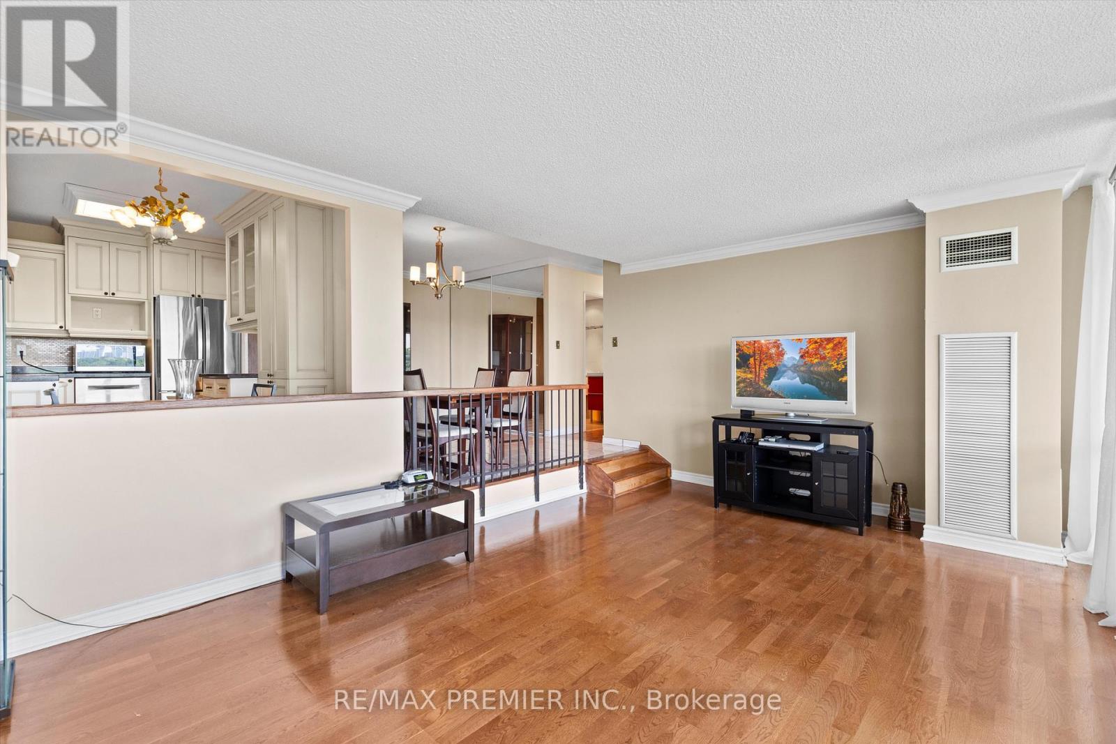 711 - 240 Scarlett Road, Toronto, Ontario  M6N 4X4 - Photo 11 - W13524846