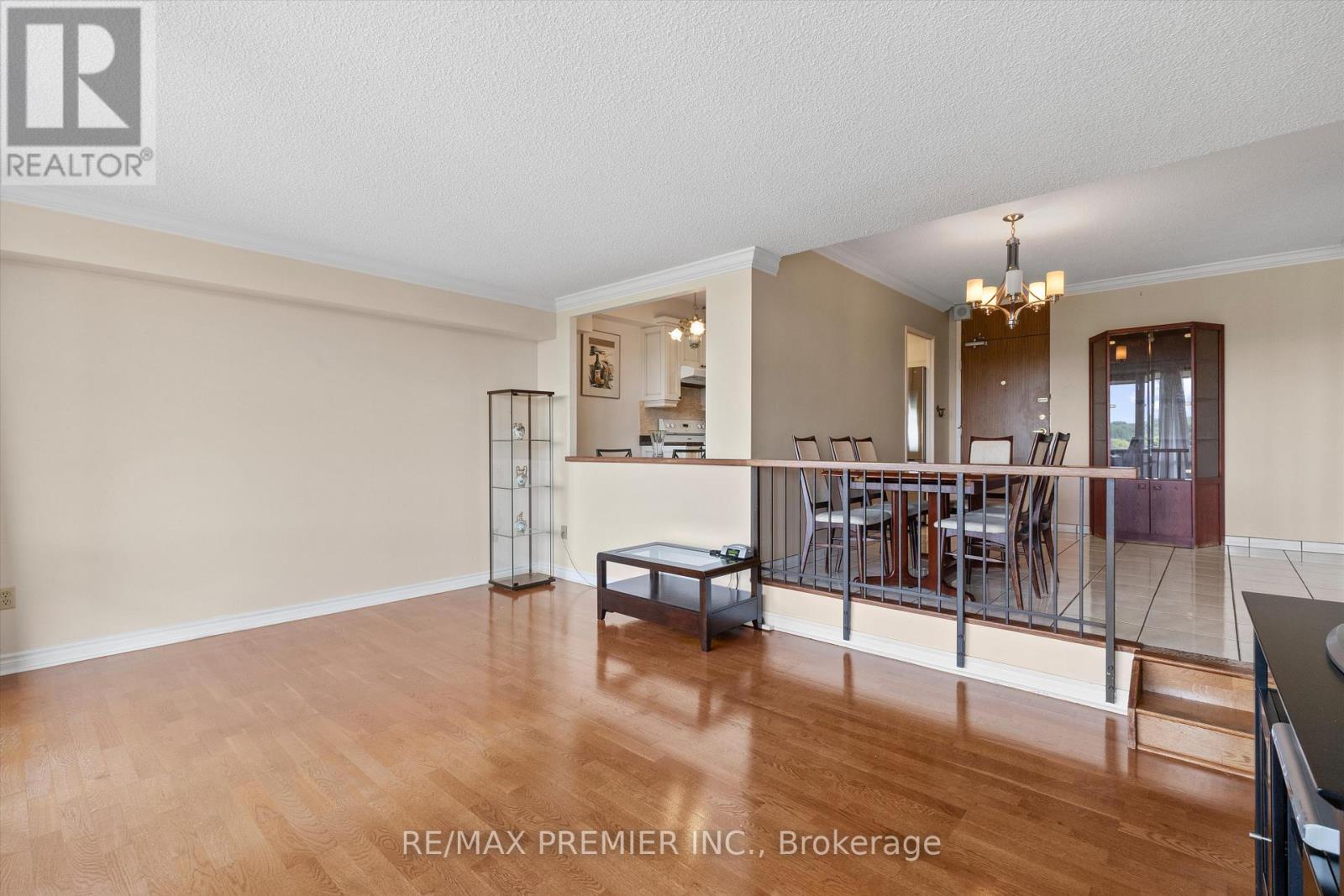 711 - 240 Scarlett Road, Toronto, Ontario  M6N 4X4 - Photo 13 - W13524846