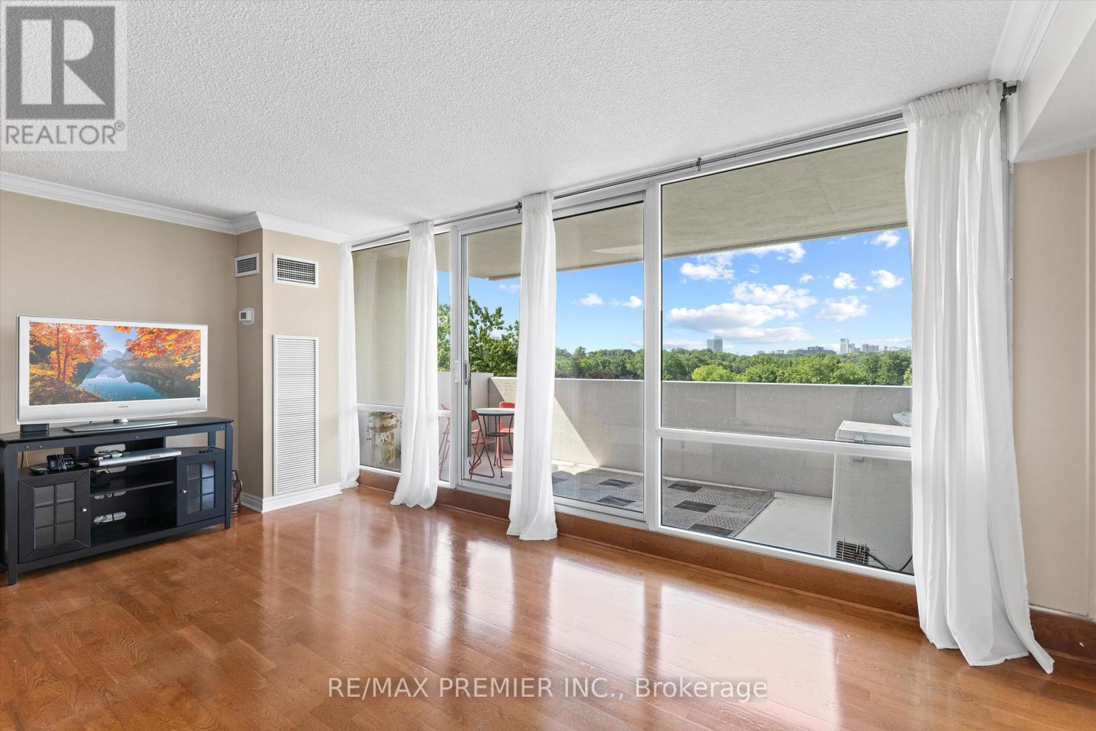711 - 240 Scarlett Road, Toronto, Ontario  M6N 4X4 - Photo 15 - W13524846